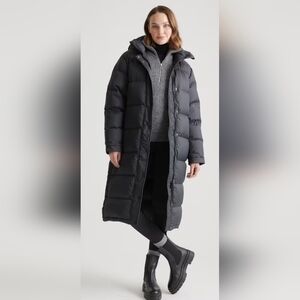 Quince SEALED! NWT! Responsible Down Long Puffer Jacket in Black. Sz Md. R2S!!